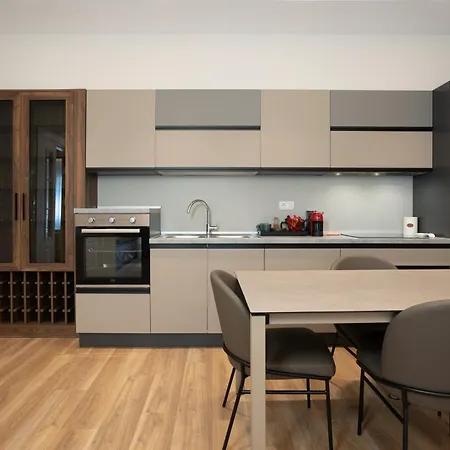 Amal New Bazaar Luxury Apartament *